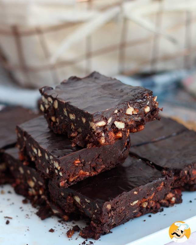 Brawnie: raw brownie s datlemi