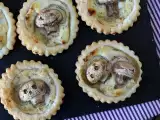 Recept Halloweenské koláče s houbami a česnekem a bylinkovým sýrem