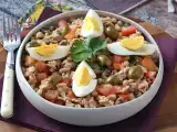 Recept Kukuřičný salát s tuňákem, vejci a olivami: portugalská klasika!