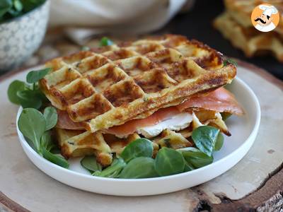 Recept Bramborové vafle - vaflový sendvič s uzeným lososem a sýrem fromage frais