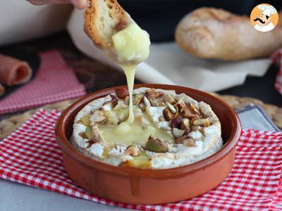 Recept Camembert pečený v troubě s medem a vlašskými ořechy