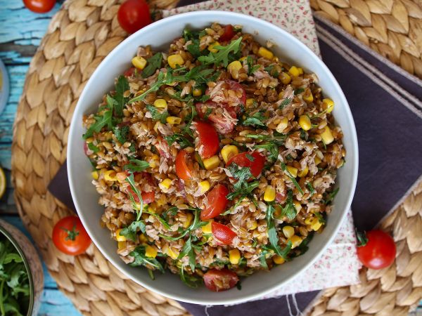 Salát ze špaldy a tuňáka: lehký, chutný a dokonalý celoroční recept - Příprava krok 6