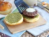 Burger v italském stylu: omáčka pesto, sušená rajčata, mozzarella - Příprava krok 4