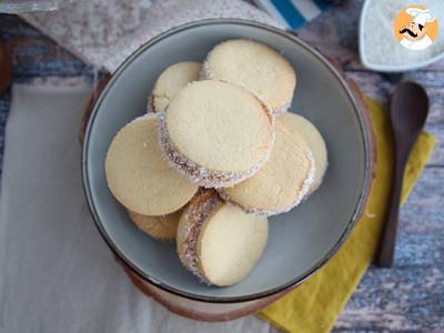 Alfajores - argentinský chlebíček s mléčným džemem a kokosem - foto 4