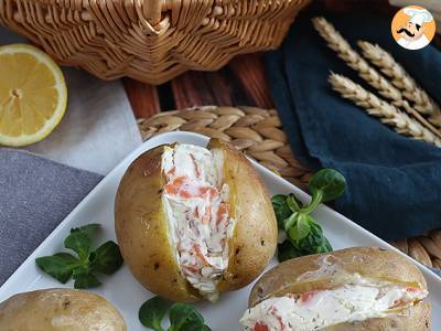 Brambory plněné uzeným lososem a sýrem fromage frais - foto 3