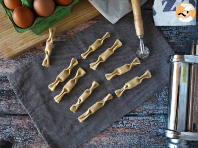 Caramelle, ravioli ve tvaru cukroví s dýňovou náplní a ricottou - foto 4