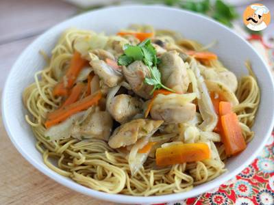 Chow mein (chao men), čínské nudle s kuřecím masem a zeleninou - foto 4