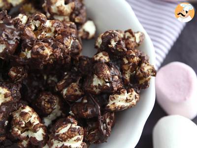 Čokoládový popcorn a marshmallow