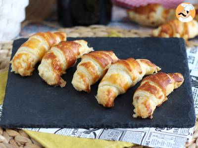 Croissanty z listového těsta s bešamelovou omáčkou, šunkou a sýrem - foto 2