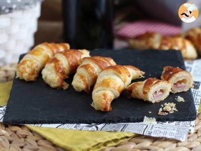 Croissanty z listového těsta s bešamelovou omáčkou, šunkou a sýrem - foto 5