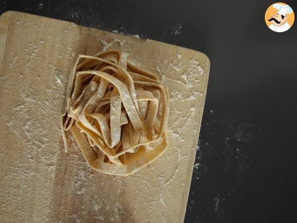 Domácí tagliatelle, postup vysvětlený krok za krokem - foto 4