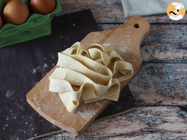 Domácí vaječné pappardelle: recept vysvětlený krok za krokem