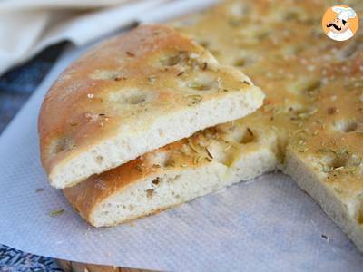 Focaccia, italský chléb s rozmarýnem - foto 4