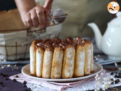 Lahodná charlotte ve stylu tiramisu bez vajec