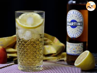 Martini Spritz bez alkoholu, sladký květinový koktejl k aperitivu - foto 4