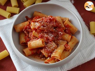 Pasta all'amatriciana, tradiční recept vysvětlený krok za krokem - foto 3