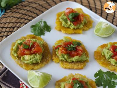 Patacones, kolumbijské toasty z plantainů s guacamole a rajčaty - foto 5