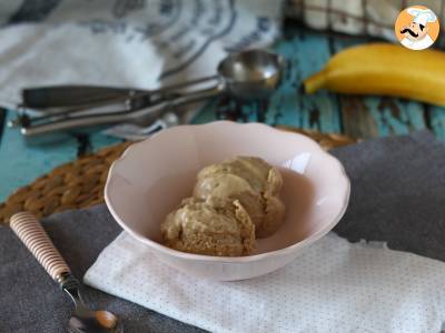 Pěkný krémový banán, veganská zmrzlina s banány! Žádný zmrzlinovač