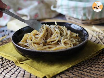 Špagety cacio e pepe: 3 ingredience, exploze chutí! - foto 4