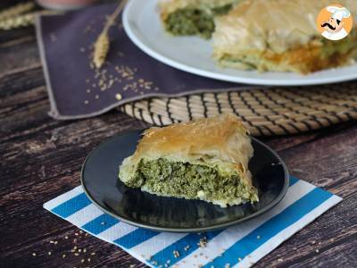 Spanakopita, velmi jednoduchý řecký koláč se špenátem a sýrem feta. - foto 3