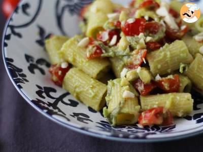 Studené těstoviny s avokádovým krémem, mandlemi a cherry rajčátky: vegetariánské a velmi chutné! - foto 5