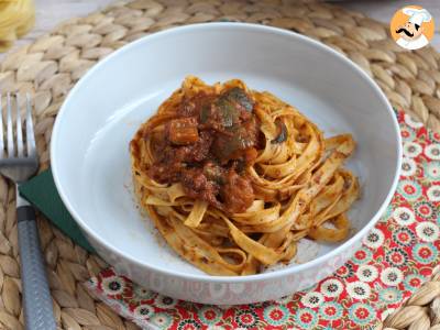 Tagliatelle s cuketovým ragú, vegetariánský první chod, který si každý zamiluje!