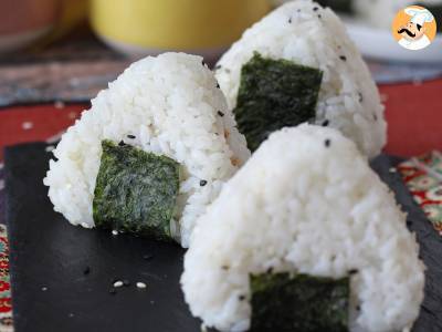 Tuňákové onigiri, malý japonský trojúhelníkový sendvič s rýží - おにぎり - foto 6