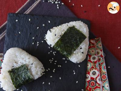 Tuňákové onigiri, malý japonský trojúhelníkový sendvič s rýží - おにぎり - foto 9